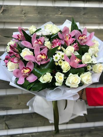Букет цветов из: Розы и Хризантемы в Афанасово
