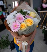 Букет цветов из:  Герберы, Розы и Хризантемы в Афанасово