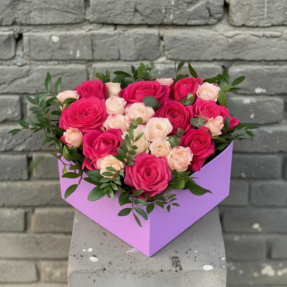 Цветочная композиция из Розы в коробке в Афанасово