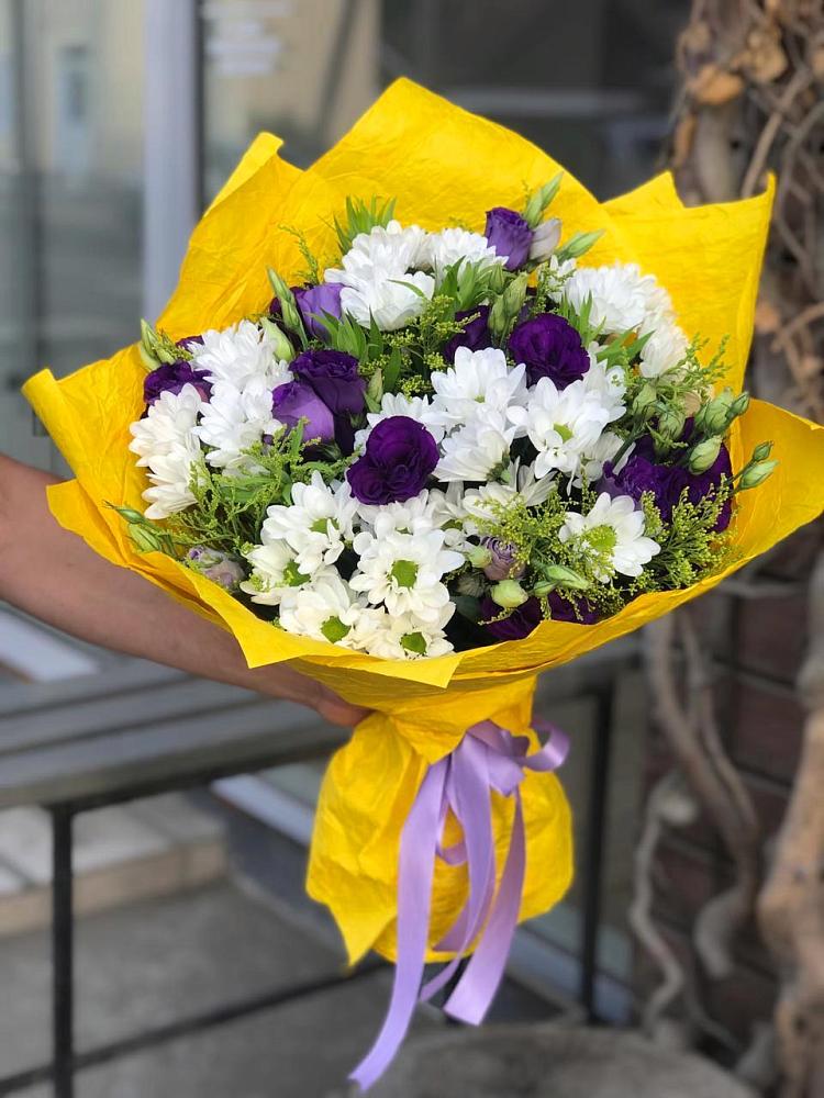 Букет цветов из: Ирисы, Хризантемы и Ромашки в Афанасово