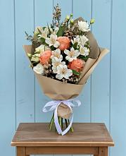Букет цветов из:  Альстромерии, Лизиантусы, Розы и Хризантемы в Афанасово