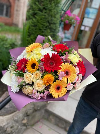 Букет цветов из: Герберы, Ромашки, Хризантемы, Розы и Подсолнухи в Афанасово
