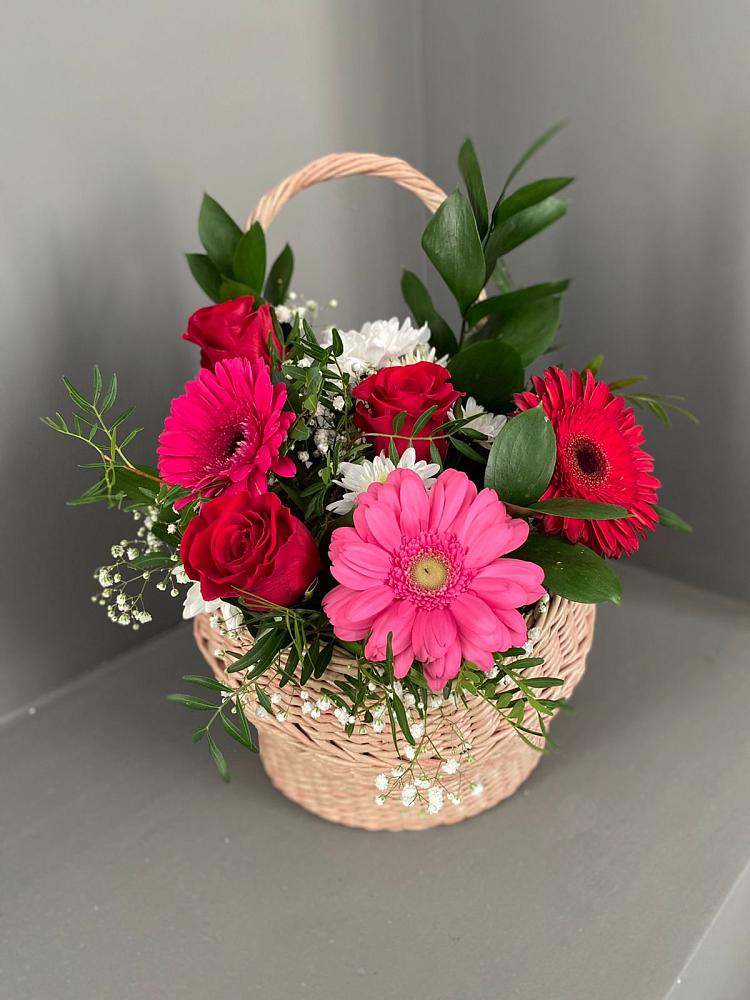Цветочная композиция из Розы, Хризантемы и Герберы в корзине в Афанасово