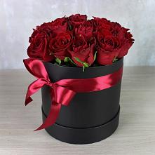 Цветочная композиция из Розы в шляпной коробке в Афанасово