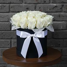 Цветочная композиция из Розы в шляпной коробке в Афанасово